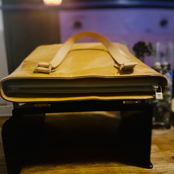 LOUIS VUITTON Monogram Vernis Houston - Picture 6 of 16